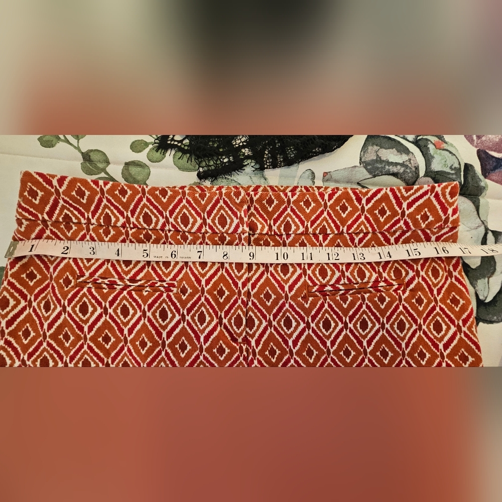 Dalia Collection Modern Fit Geometric Print Skirt Red Orange White Size 10 - Picture 6 of 8